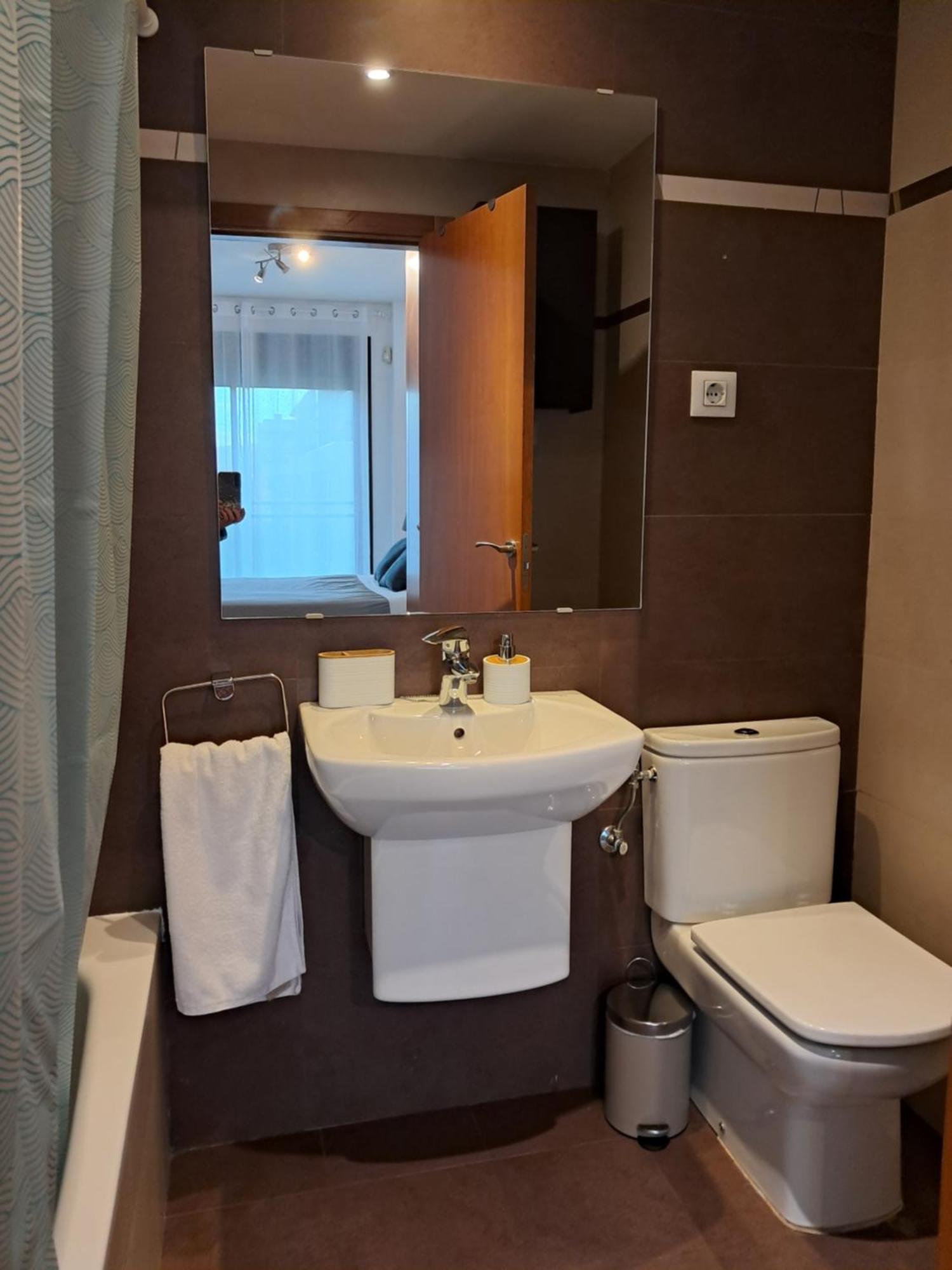 Modern Apartment, With Parking, Close To The Beach!! Sant Adrià de Besòs Exterior foto